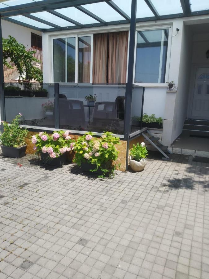 Apartments Centar - Mirjana มาคาร์สกา ภายนอก รูปภาพ