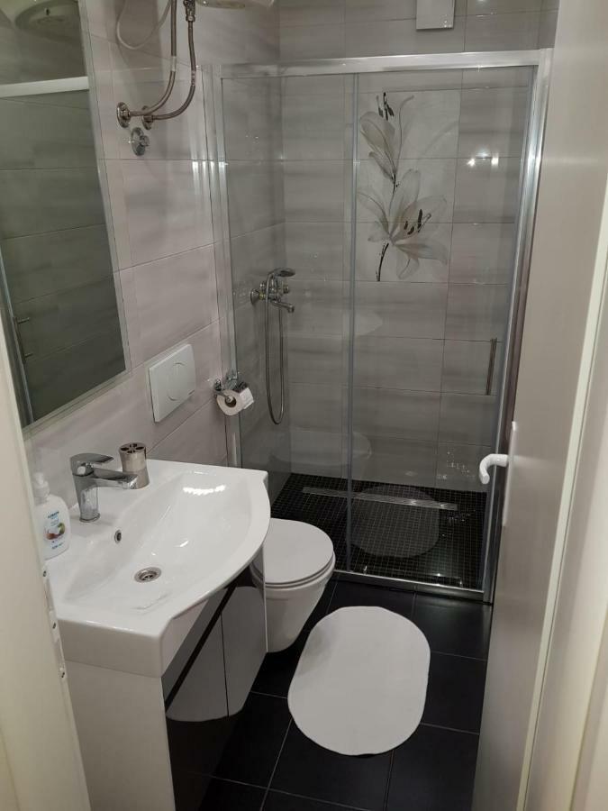 Apartments Centar - Mirjana มาคาร์สกา ภายนอก รูปภาพ