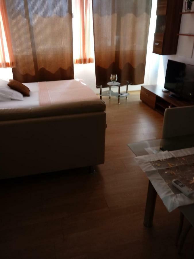 Apartments Centar - Mirjana มาคาร์สกา ภายนอก รูปภาพ