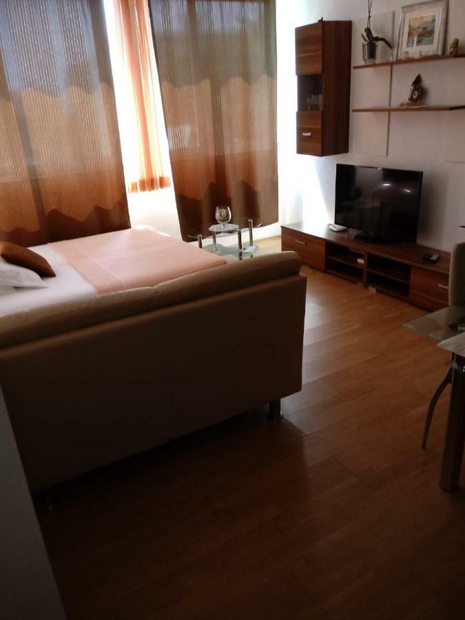 Apartments Centar - Mirjana มาคาร์สกา ภายนอก รูปภาพ