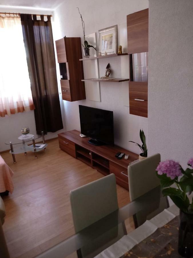 Apartments Centar - Mirjana มาคาร์สกา ภายนอก รูปภาพ