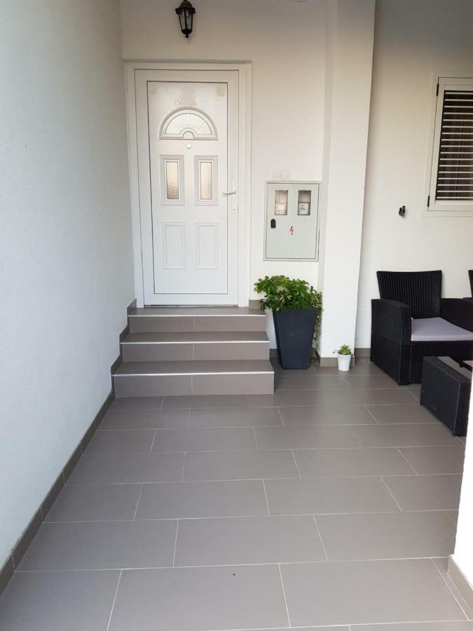 Apartments Centar - Mirjana มาคาร์สกา ภายนอก รูปภาพ