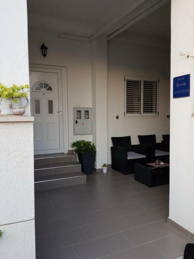 Apartments Centar - Mirjana มาคาร์สกา ภายนอก รูปภาพ