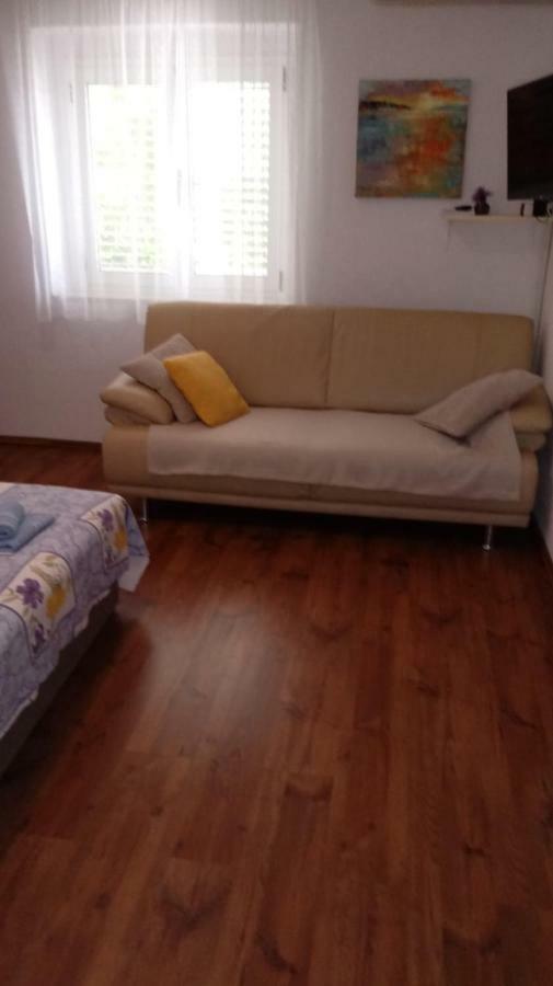 Apartments Centar - Mirjana มาคาร์สกา ภายนอก รูปภาพ